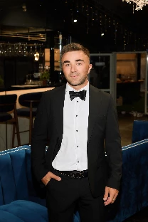 Ведущий Илья Козырь - фото 12