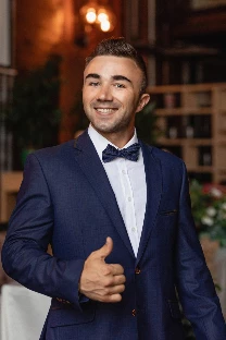 Ведущий Илья Козырь - фото 16