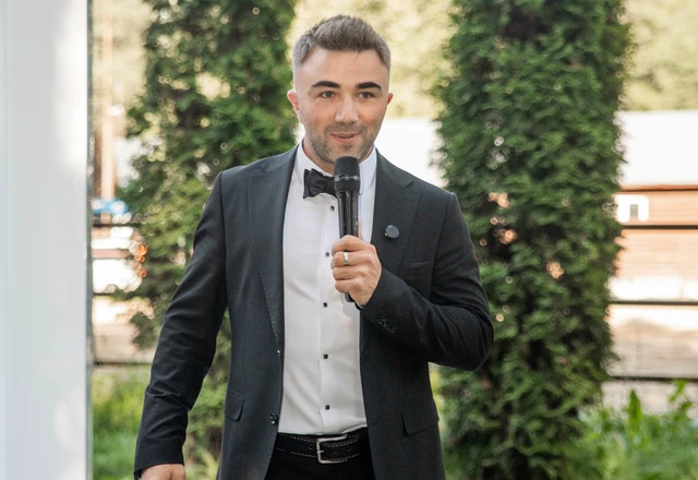 Ведущий Илья Козырь - слайд 16