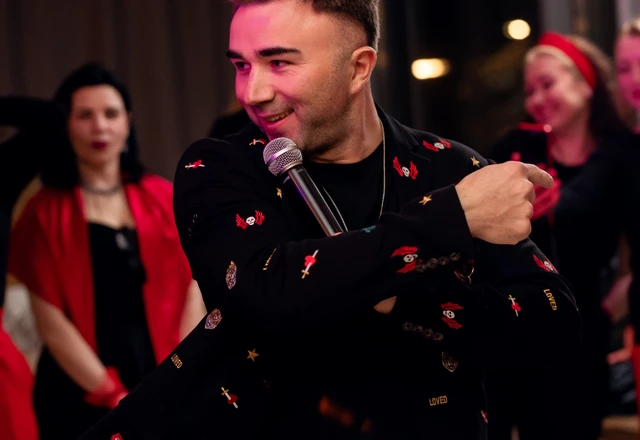 Ведущий Илья Козырь - фото 7