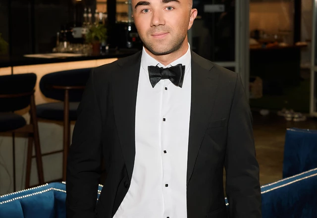 Ведущий Илья Козырь - слайд 11