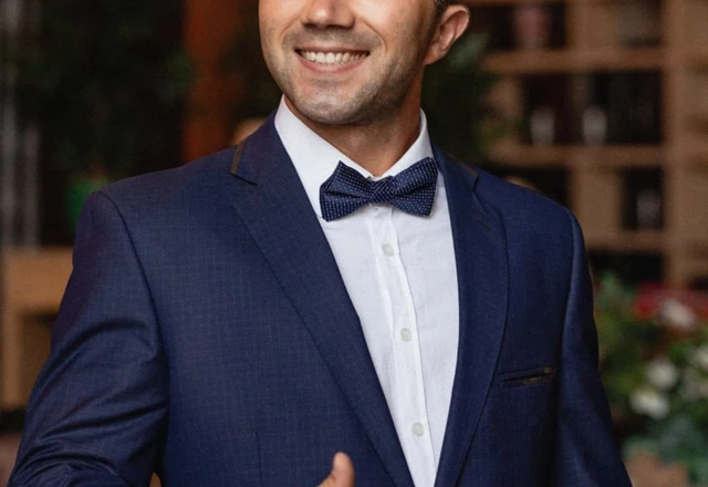 Ведущий Илья Козырь - слайд 15