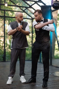 Ведущий Андрей Валуев - фото 9