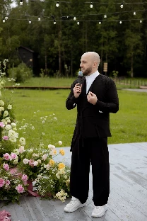 Ведущий Андрей Валуев - фото 14