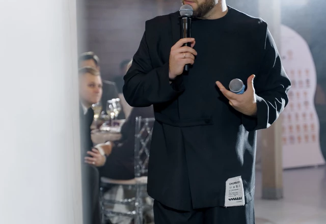 Ведущий Андрей Валуев - слайд 15