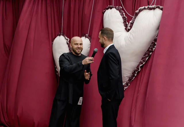 Ведущий Андрей Валуев - фото 1