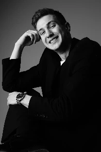 Ведущий Павел Кузнецов - фото 20