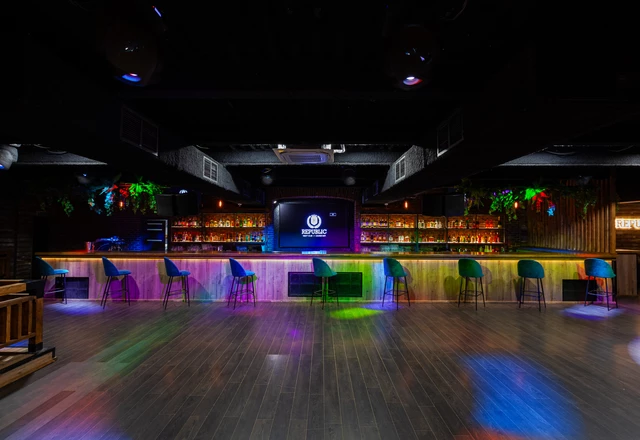 Банкетный зал Репаблик Холл / Republic Hall Зал «Клуб» с танцполом