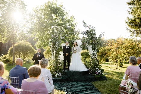 Ведущий Михаил Жигалов - фото 18