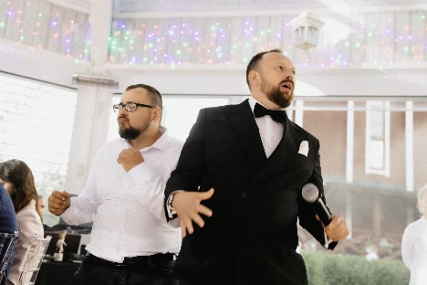 Ведущий Михаил Жигалов - фото 11