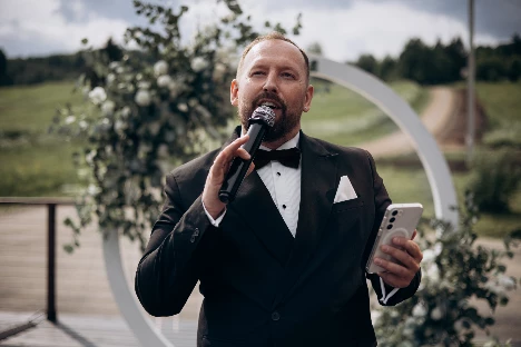 Ведущий Михаил Жигалов - фото 4