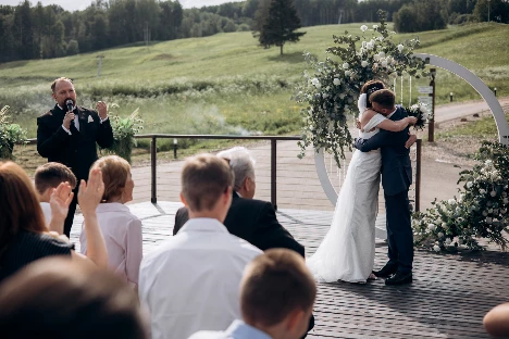 Ведущий Михаил Жигалов - фото 2