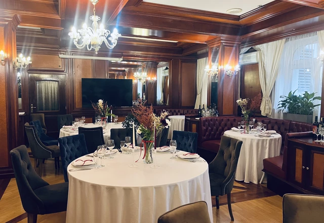 Ресторан «Айхал» Банкетный зал ресторана - фото 17