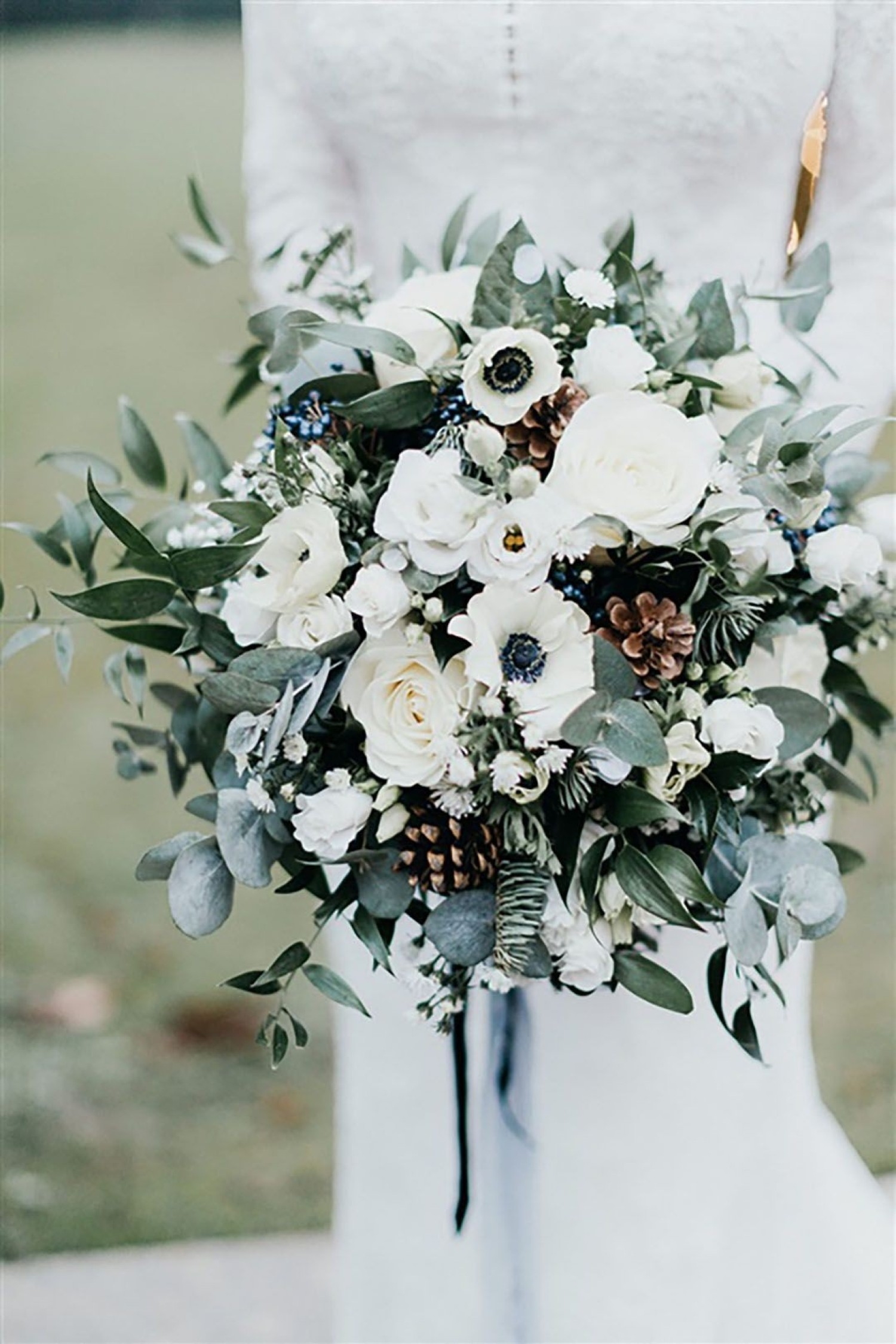 Живые или искусственные цветы на свадьбе: что выбрать?