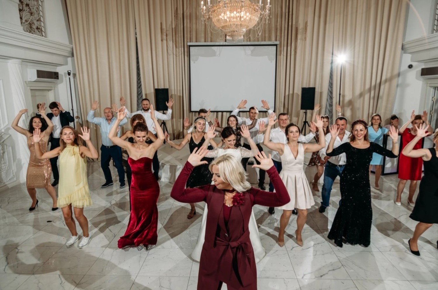 подобрать ведущего на свадьбу в Москве https://wedwed.ru/catalog/veduschie/