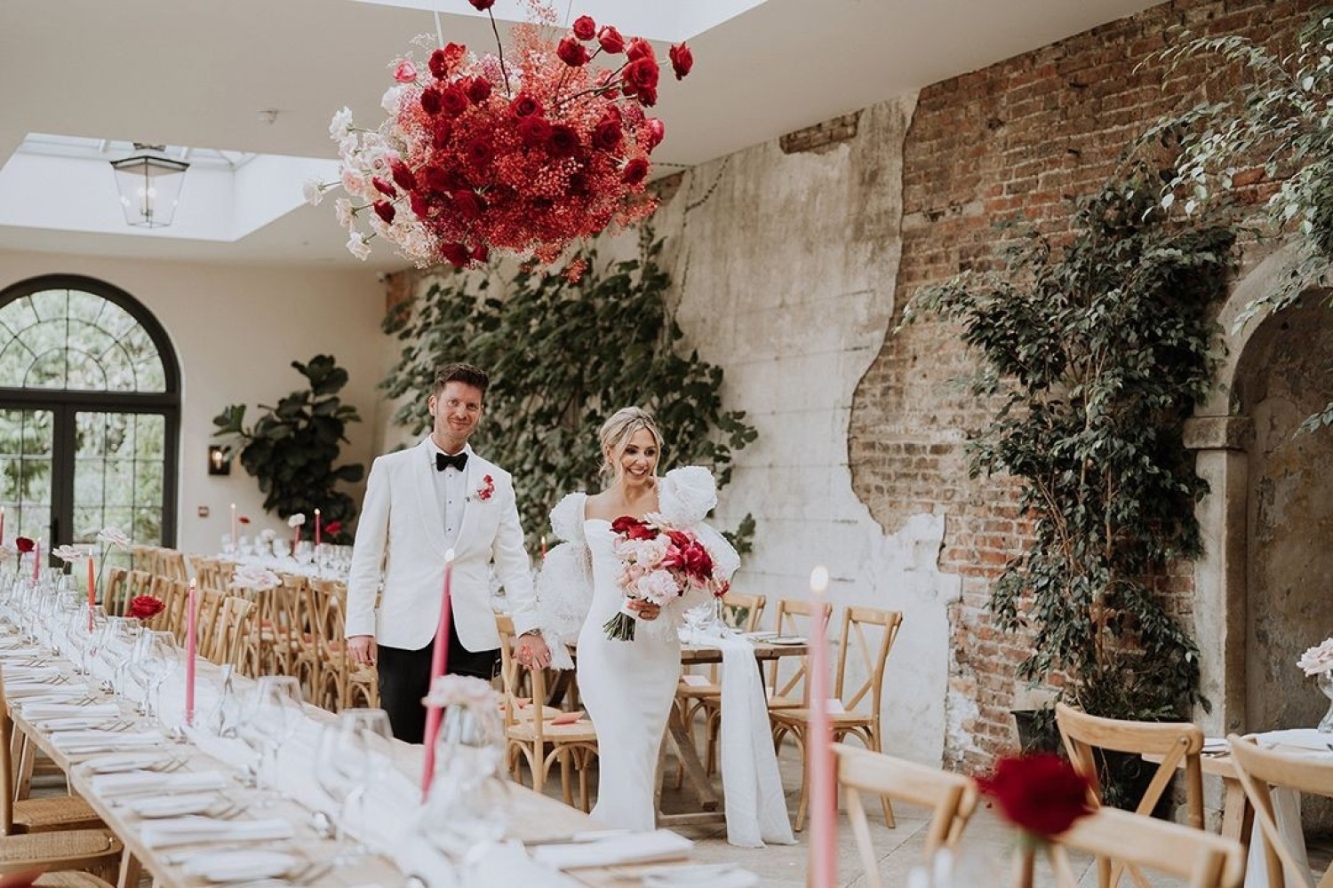 Бело-красная свадьба — свадебное оформление в красно-белом стиле
