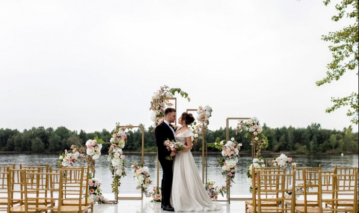 ZaБерег - видовая площадка на берегу Невы