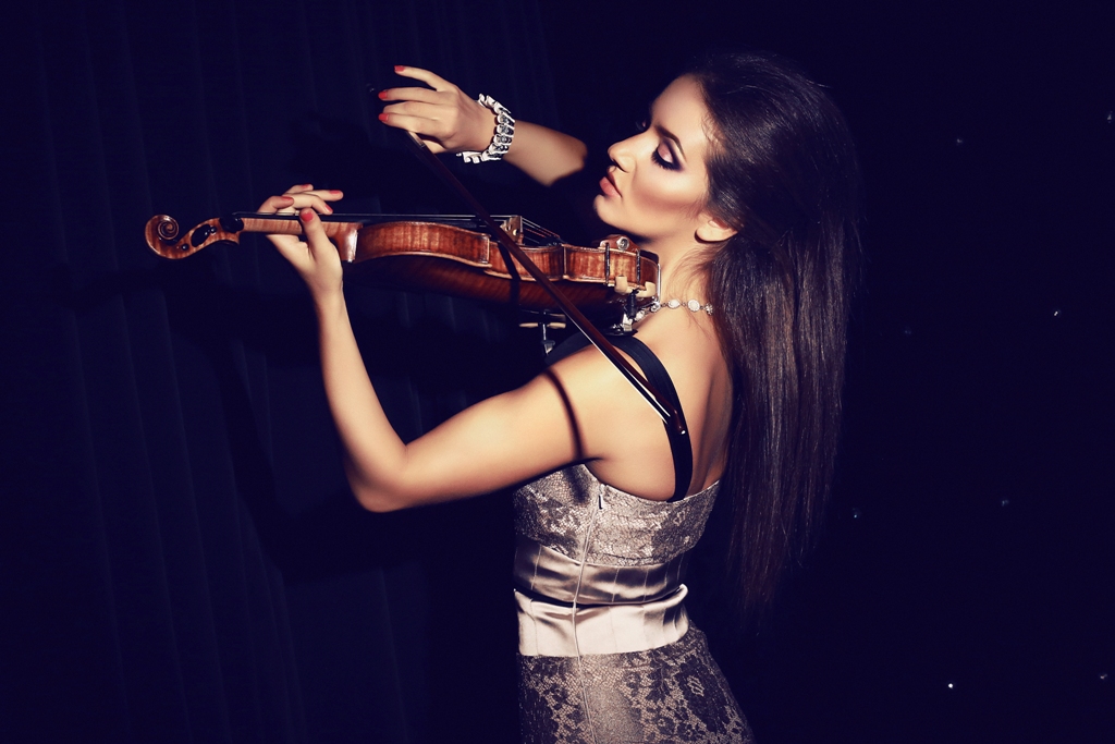 Лазерно-скрипачное шоу Elisabetta Violin Diva
